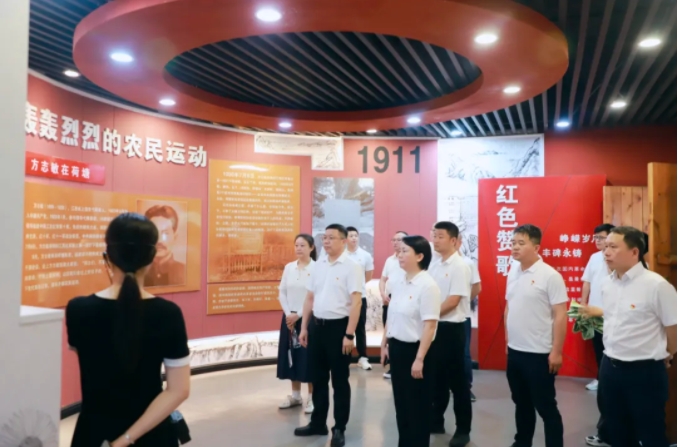 市古鎮(zhèn)投資公司開(kāi)展“七一”系列活動(dòng)